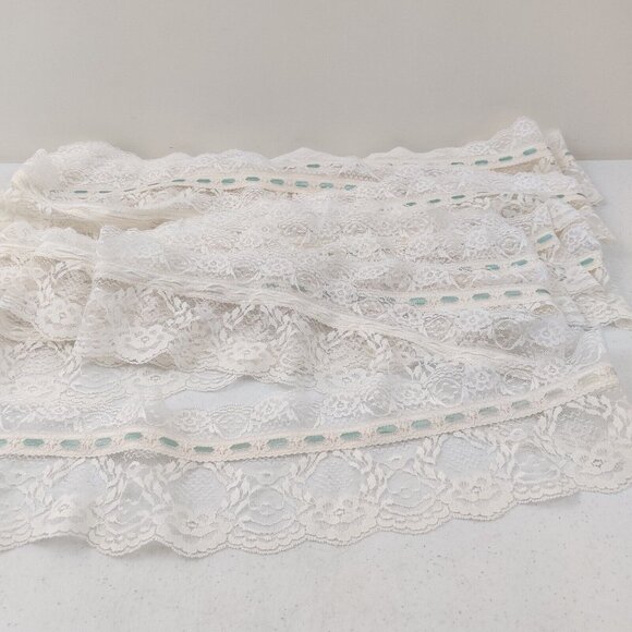 Vintage Lace Trim Ready Ruffle 18 yards+ 15" White with Blue green ribbon - Picture 3 of 4